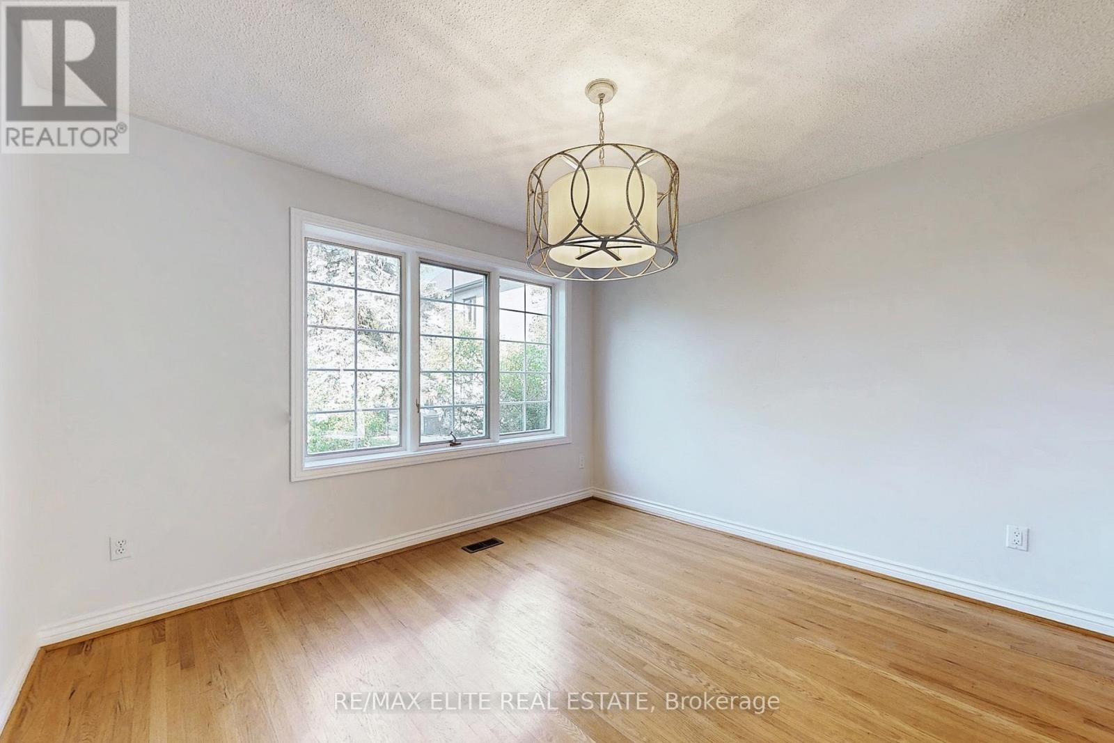 61 Beaufort Hills Road, Richmond Hill, Ontario  L4E 2N3 - Photo 9 - N12696466