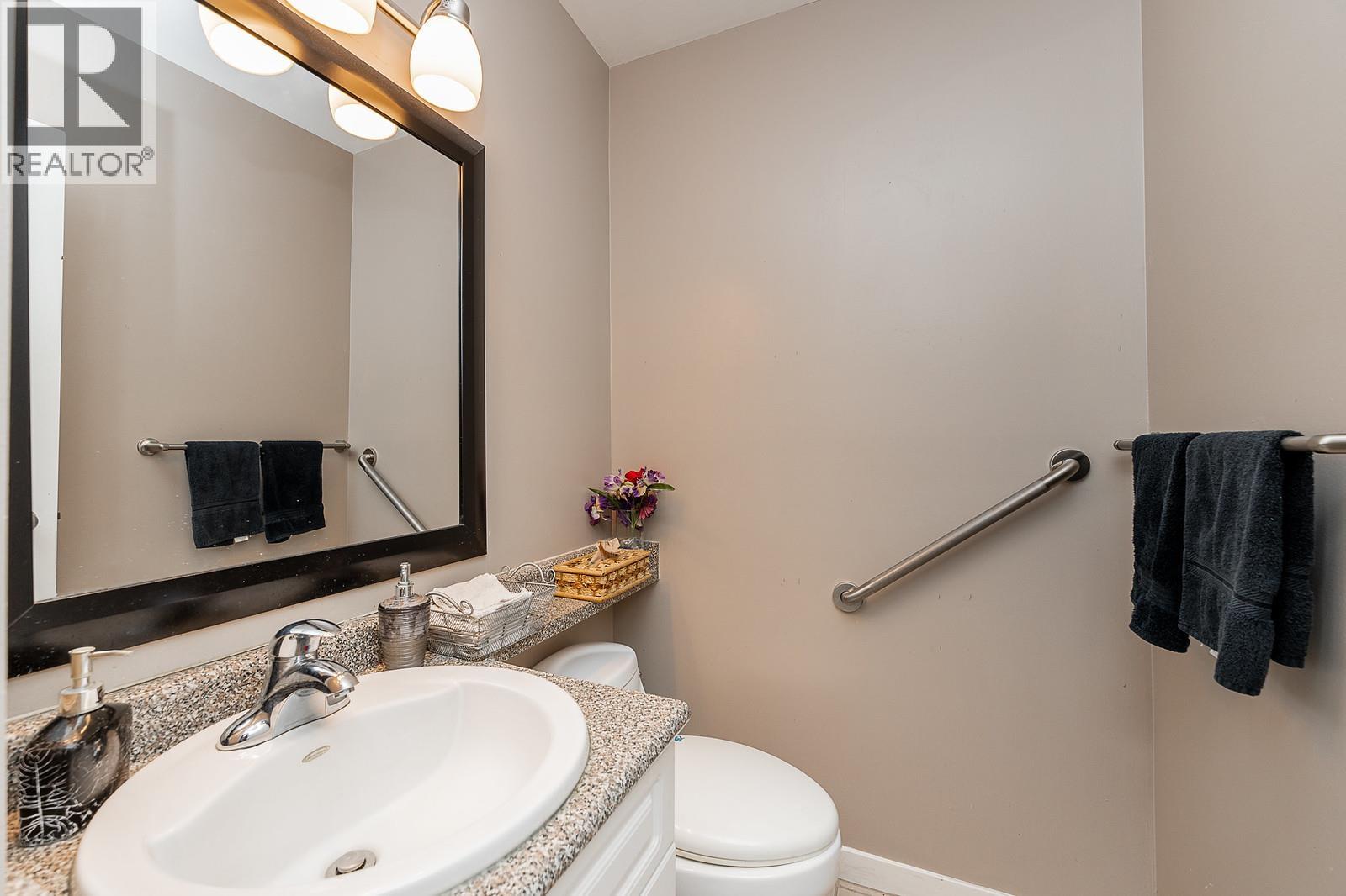 1976 Purcell Way, North Vancouver, British Columbia  V7J 3K3 - Photo 8 - R3079413