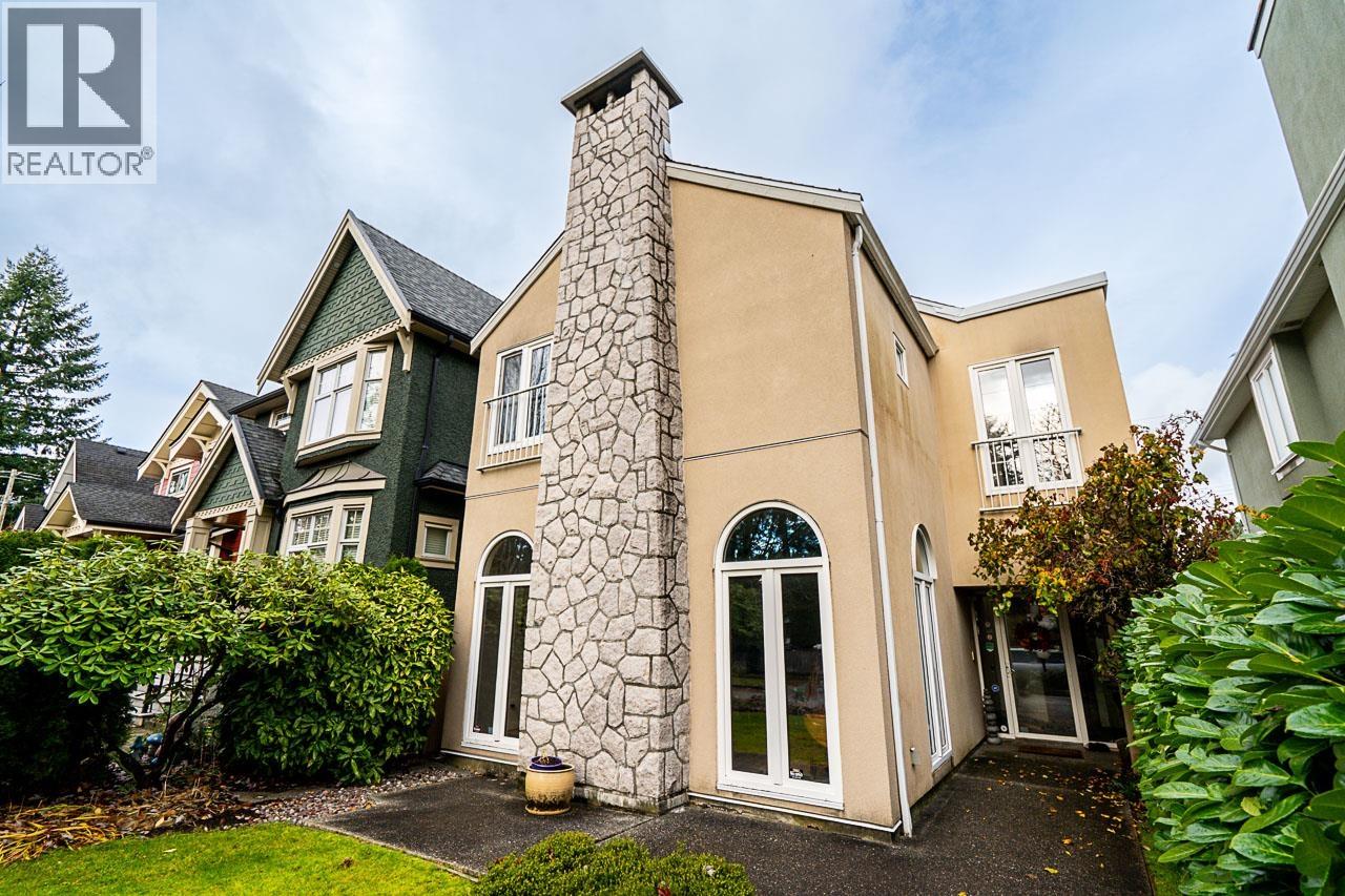 2443 W 47th Avenue, Vancouver, British Columbia  V6M 2N3 - Photo 2 - R3079596