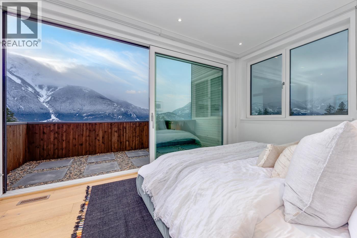 1704 Sugarloaf Place, Pemberton, British Columbia  V0N 2L3 - Photo 12 - R3079740