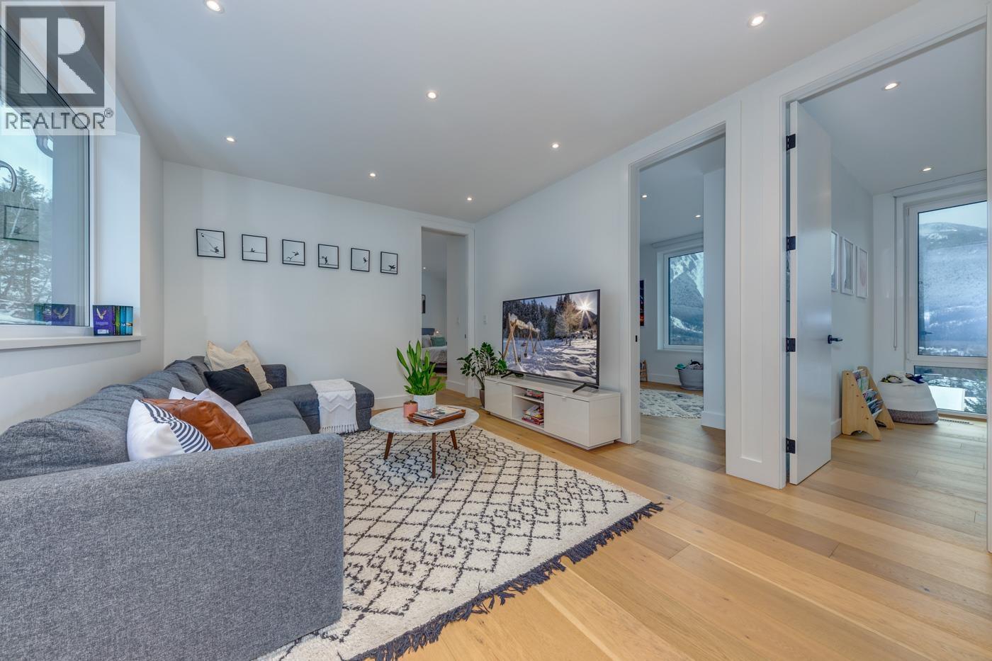 1704 Sugarloaf Place, Pemberton, British Columbia  V0N 2L3 - Photo 27 - R3079740