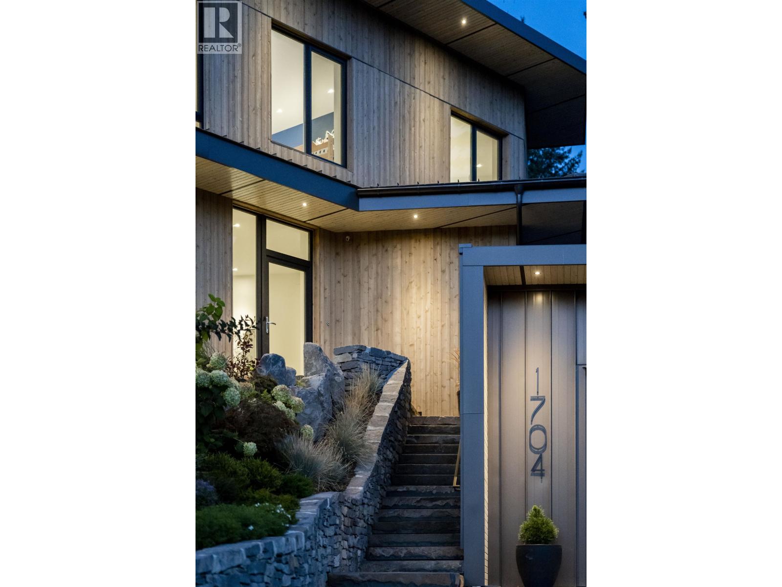 1704 Sugarloaf Place, Pemberton, British Columbia  V0N 2L3 - Photo 40 - R3079740