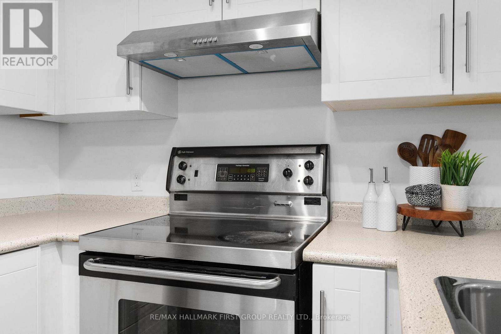 712 - 11 Lee Centre Drive, Toronto, Ontario  M1H 3J5 - Photo 3 - E12689792