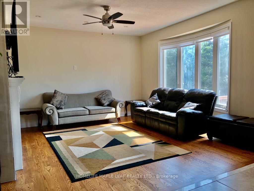 93 Latania Boulevard, Brampton, Ontario  L6P 1X5 - Photo 10 - W12697768