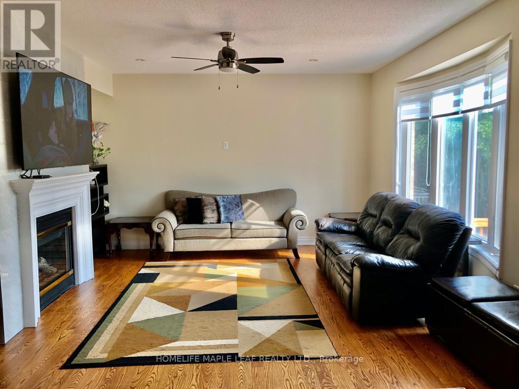 93 Latania Boulevard, Brampton, Ontario  L6P 1X5 - Photo 11 - W12697768