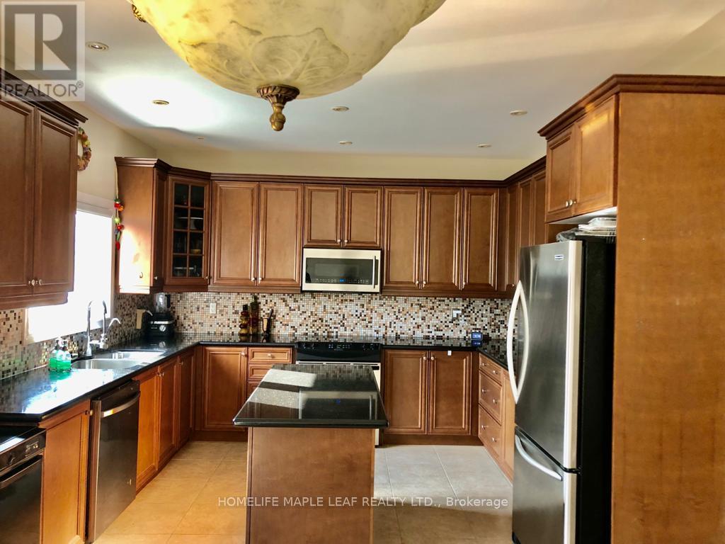 93 Latania Boulevard, Brampton, Ontario  L6P 1X5 - Photo 14 - W12697768