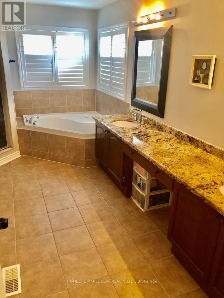 93 Latania Boulevard, Brampton, Ontario  L6P 1X5 - Photo 21 - W12697768