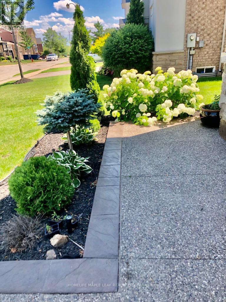 93 Latania Boulevard, Brampton, Ontario  L6P 1X5 - Photo 28 - W12697768