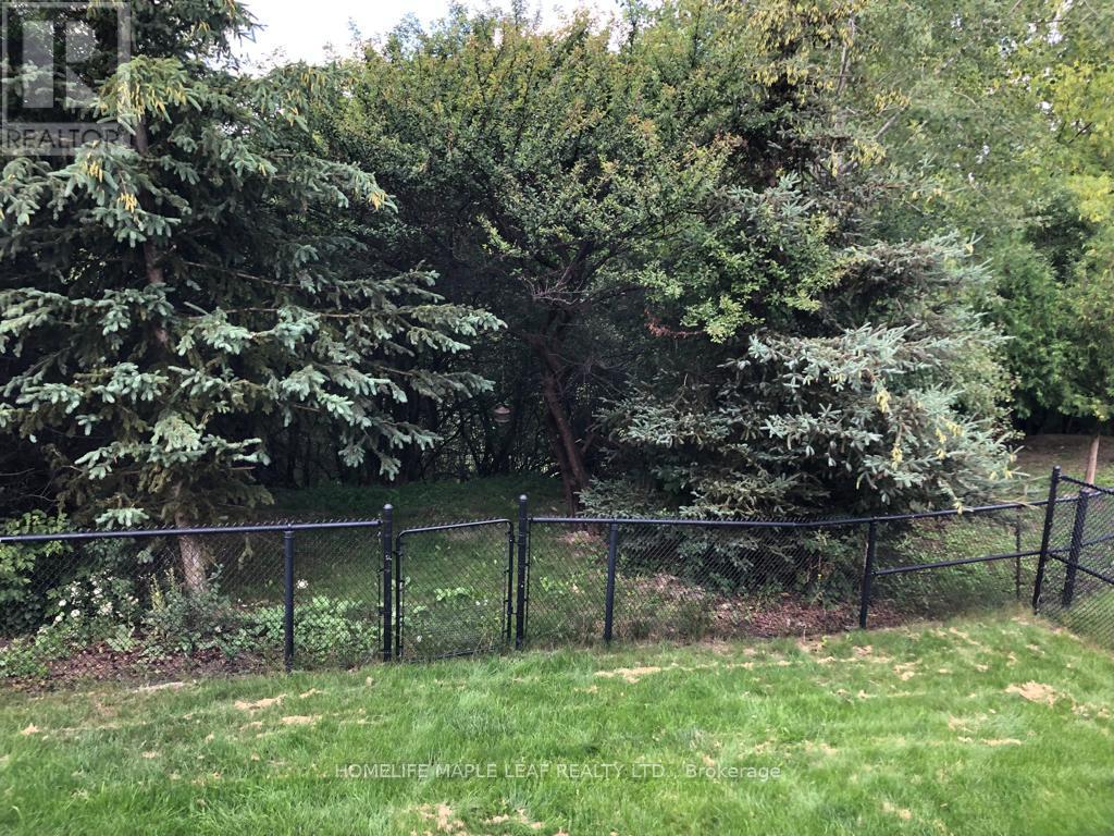 93 Latania Boulevard, Brampton, Ontario  L6P 1X5 - Photo 39 - W12697768