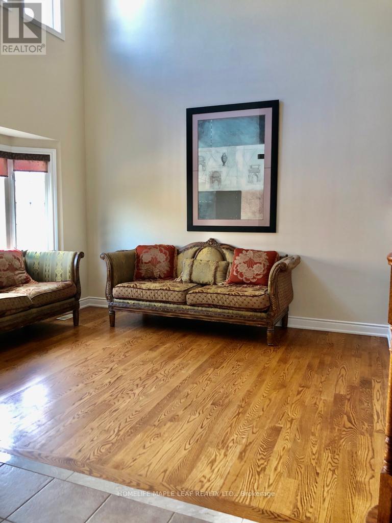 93 Latania Boulevard, Brampton, Ontario  L6P 1X5 - Photo 5 - W12697768