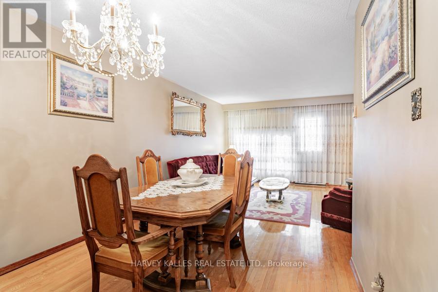 33 Tolton Drive S, Brampton, Ontario  L6V 2P9 - Photo 11 - W12697772