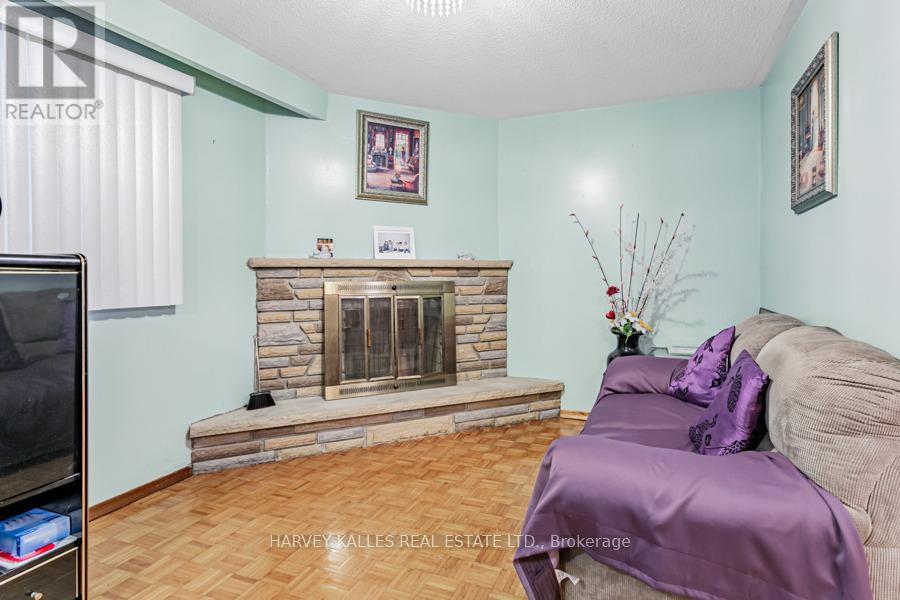 33 Tolton Drive S, Brampton, Ontario  L6V 2P9 - Photo 20 - W12697772