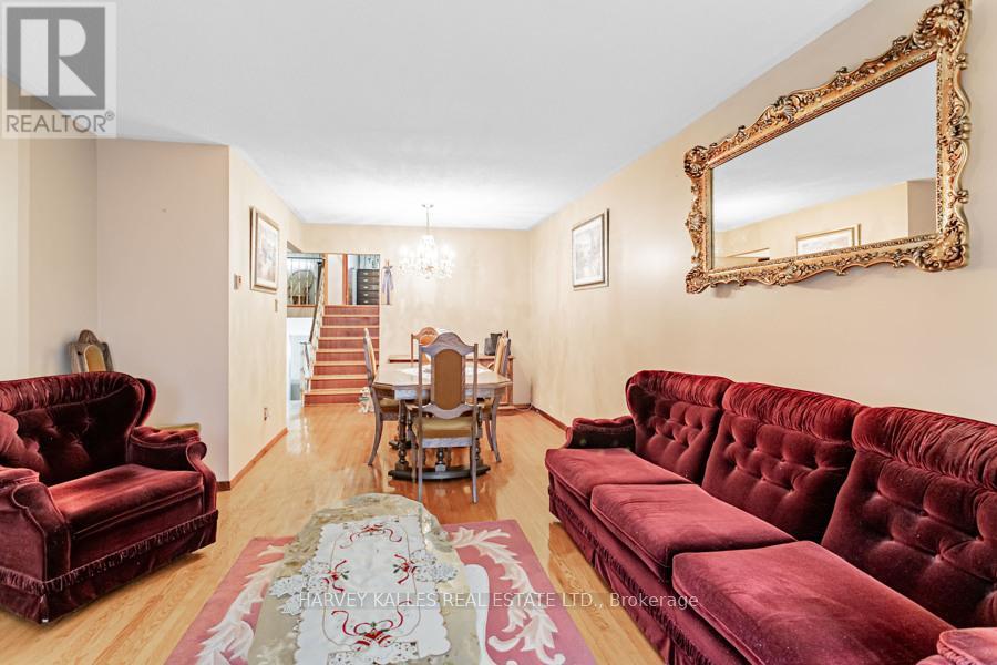 33 Tolton Drive S, Brampton, Ontario  L6V 2P9 - Photo 9 - W12697772