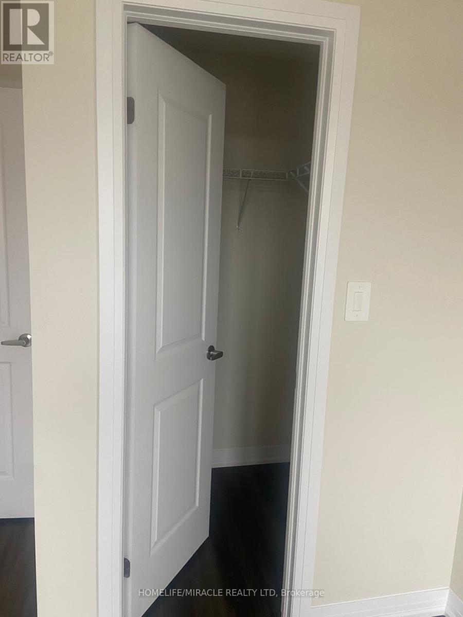 101 - 1577 Rose Way, Milton, Ontario  L9E 1N4 - Photo 11 - W12697780