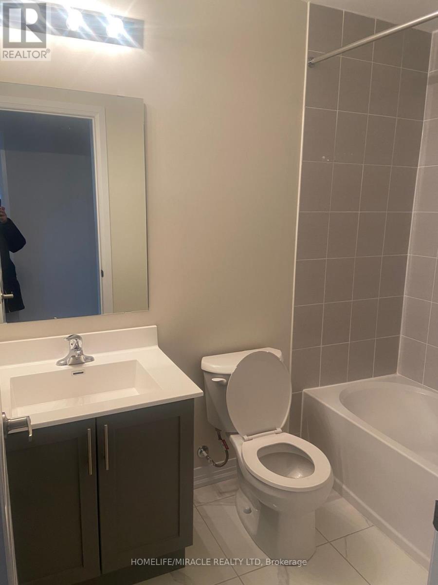 101 - 1577 Rose Way, Milton, Ontario  L9E 1N4 - Photo 12 - W12697780