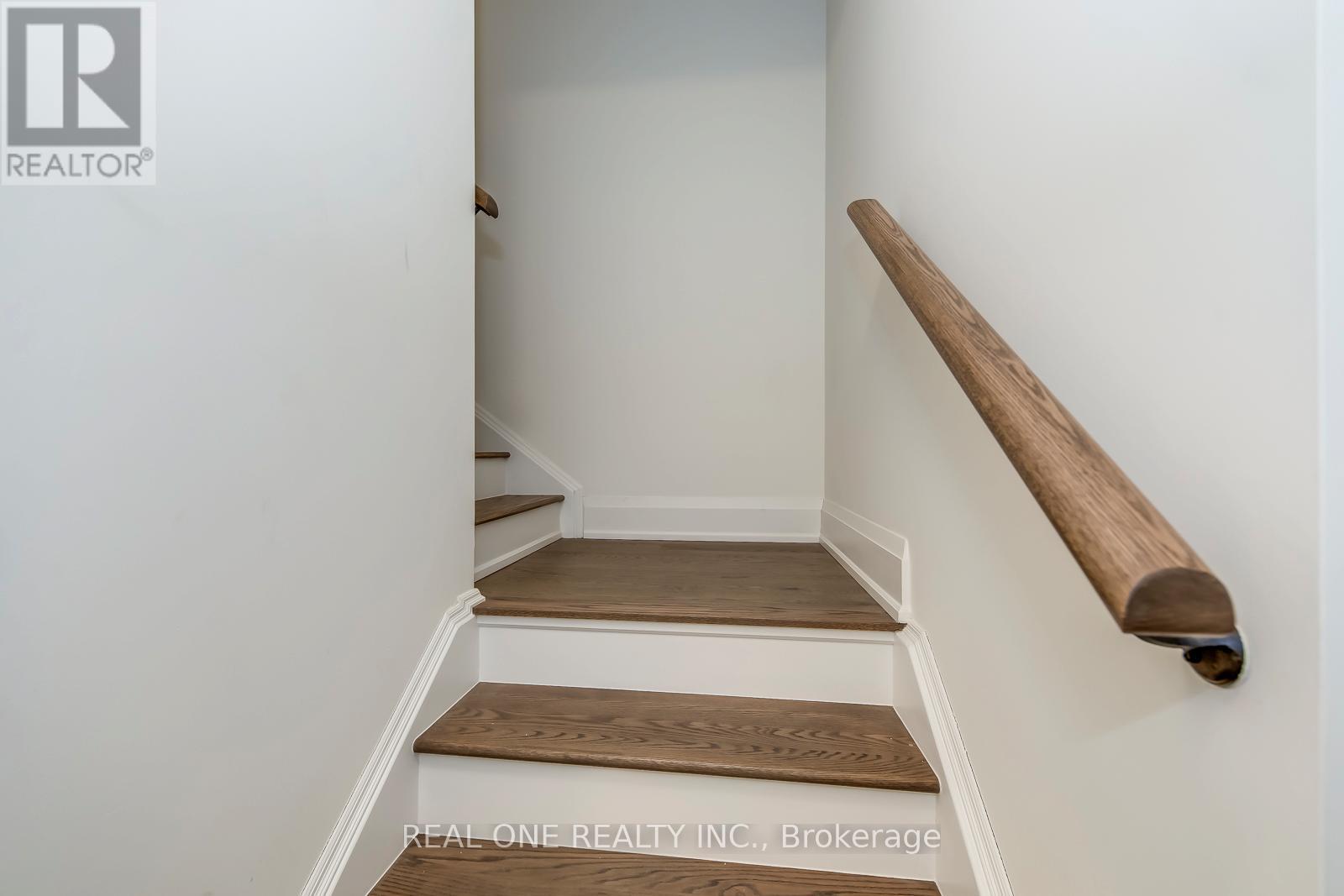 3296 Azam Way, Oakville, Ontario  L6M 5S2 - Photo 10 - W12697784