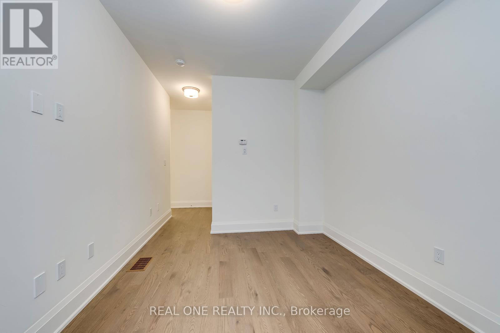 3296 Azam Way, Oakville, Ontario  L6M 5S2 - Photo 8 - W12697784