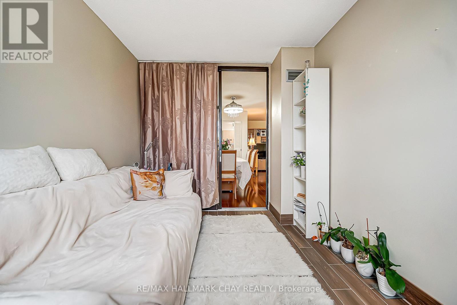 409 - 75 Emmett Avenue, Toronto, Ontario  M6M 5A7 - Photo 16 - W12697794