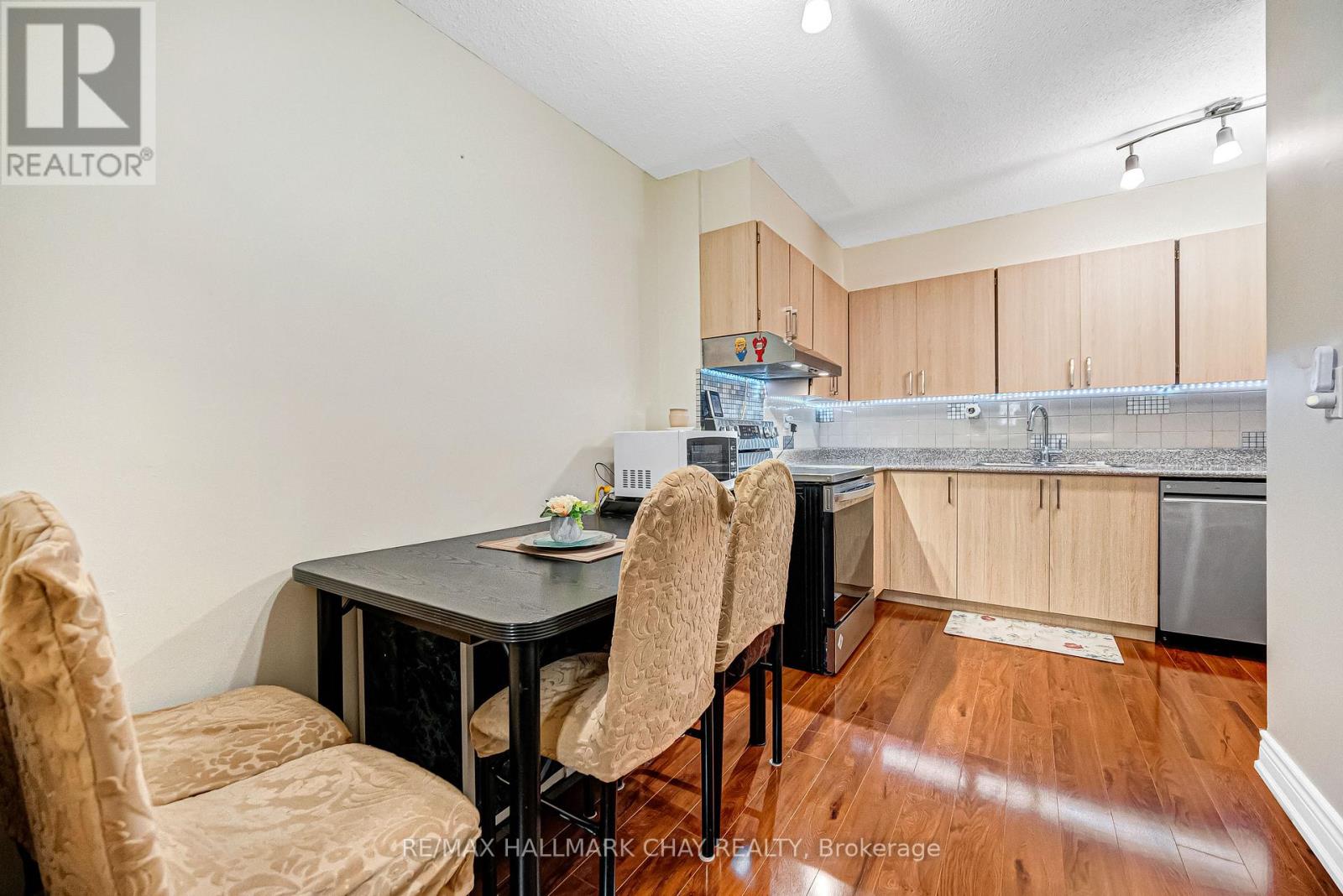 409 - 75 Emmett Avenue, Toronto, Ontario  M6M 5A7 - Photo 22 - W12697794