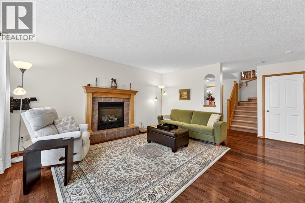 59 Cougar Ridge Circle Sw, Calgary, Alberta  T3H 5C8 - Photo 4 - A2277342