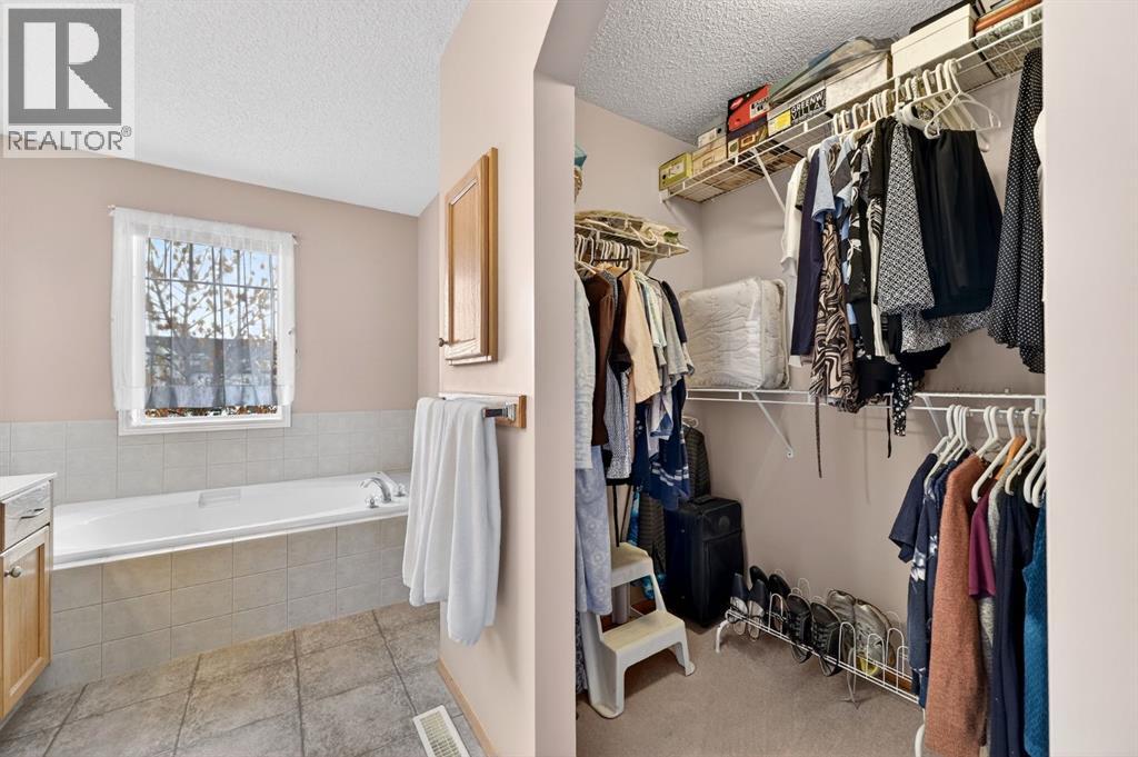 59 Cougar Ridge Circle Sw, Calgary, Alberta  T3H 5C8 - Photo 17 - A2277342