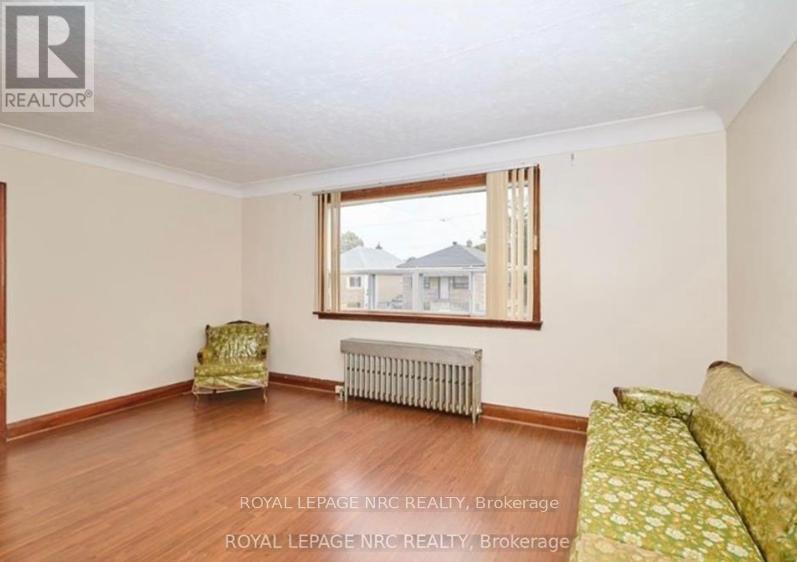 223 Niagara Street, St. Catharines, Ontario  L2M 4V3 - Photo 3 - X12697804