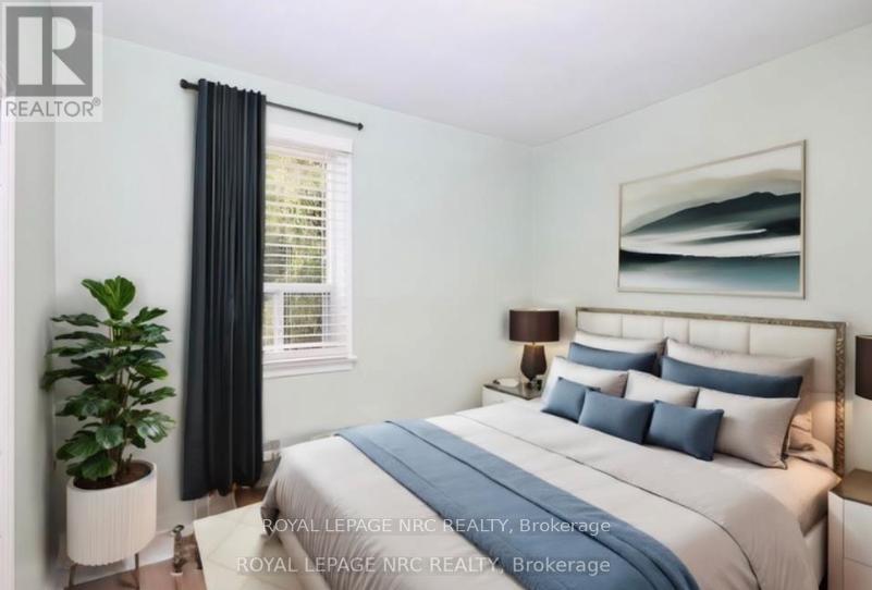 223 Niagara Street, St. Catharines, Ontario  L2M 4V3 - Photo 4 - X12697804