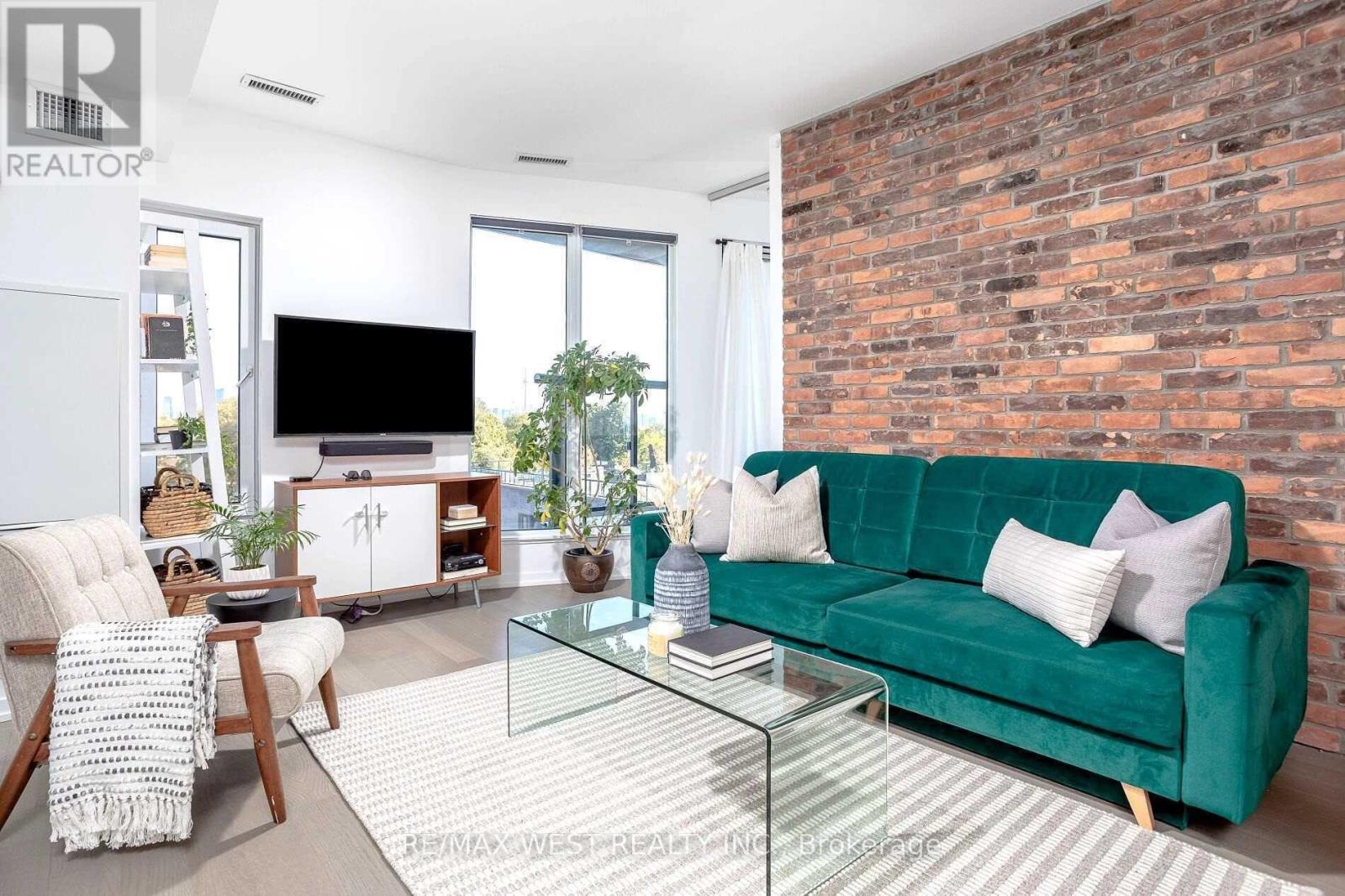 613 - 138 SAINT HELENS AVENUE, Toronto, Ontario