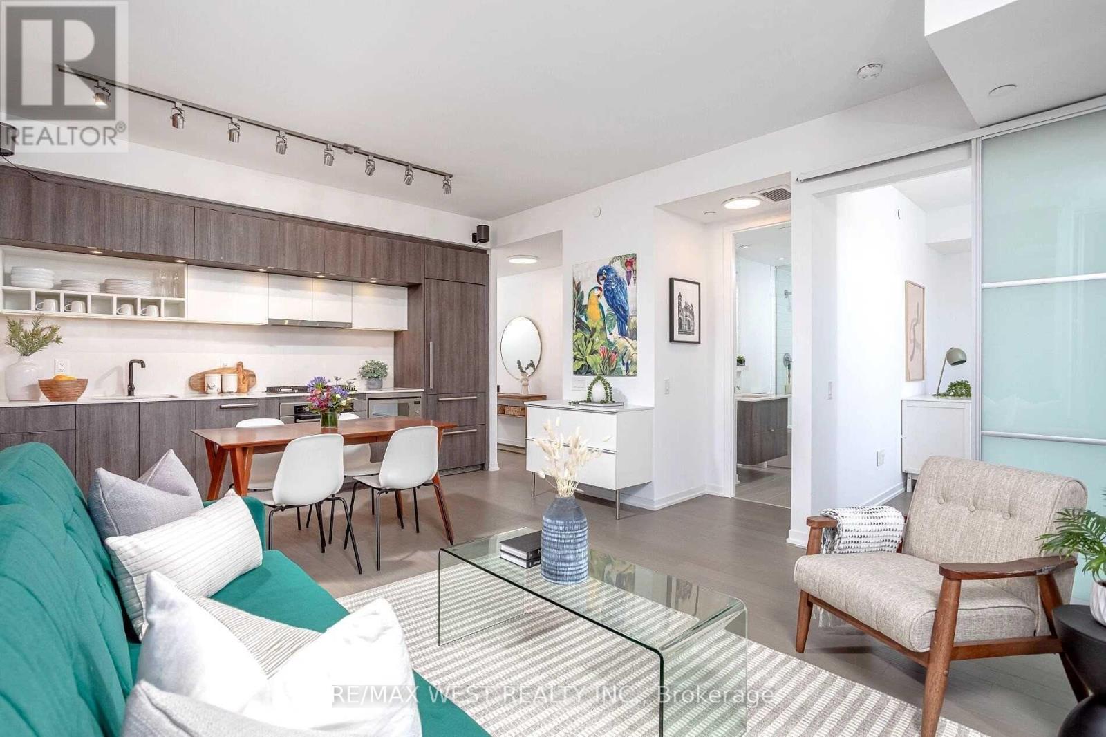 613 - 138 St Helens Avenue, Toronto, Ontario  M6H 0B8 - Photo 5 - C12697680