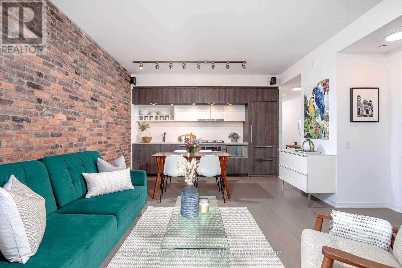 613 - 138 St Helens Avenue, Toronto, Ontario  M6H 0B8 - Photo 4 - C12697680