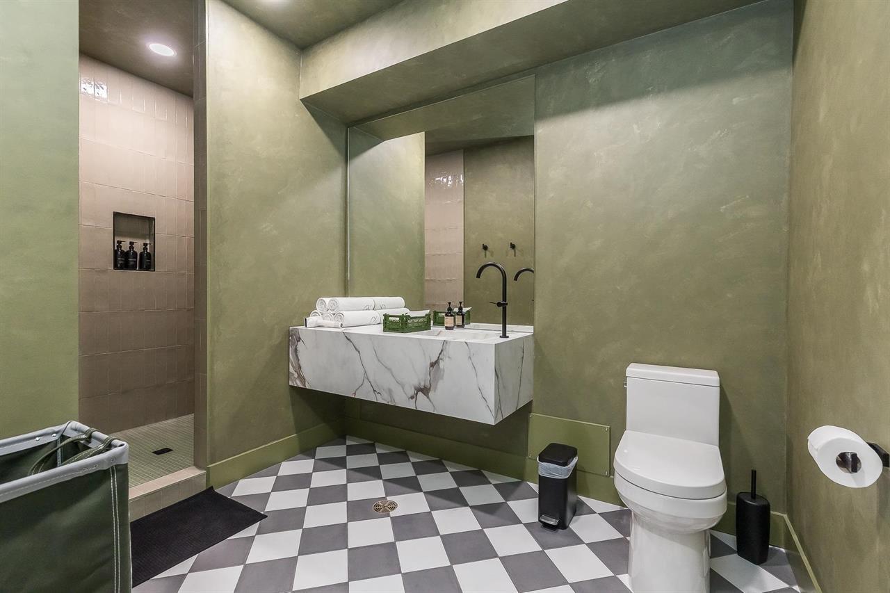 2 34100 South Fraser Way, Abbotsford, British Columbia  V2S 2C6 - Photo 6 - C8075103