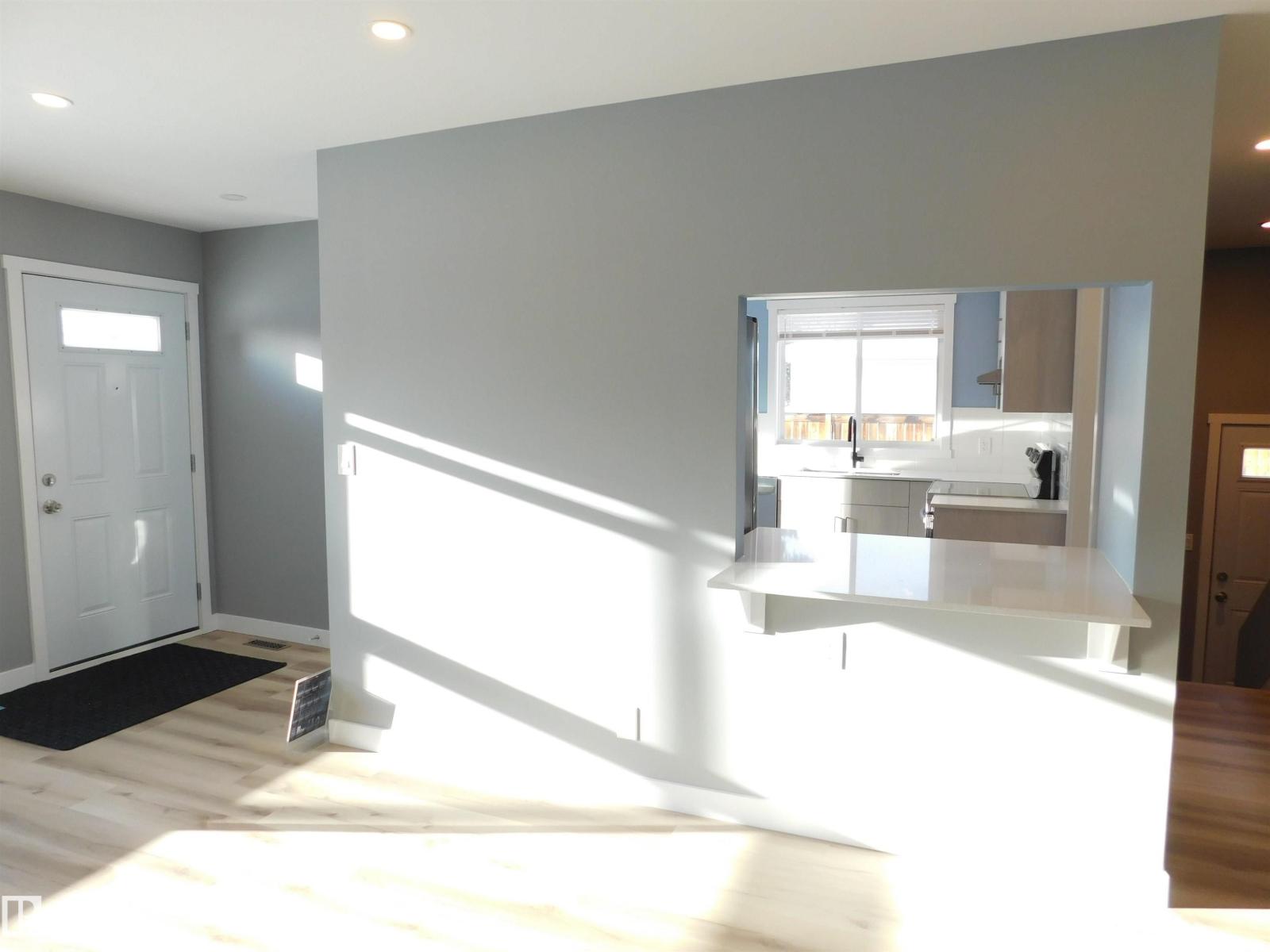 12112 150 Av Nw, Edmonton, Alberta  T5X 2C3 - Photo 13 - E4470056