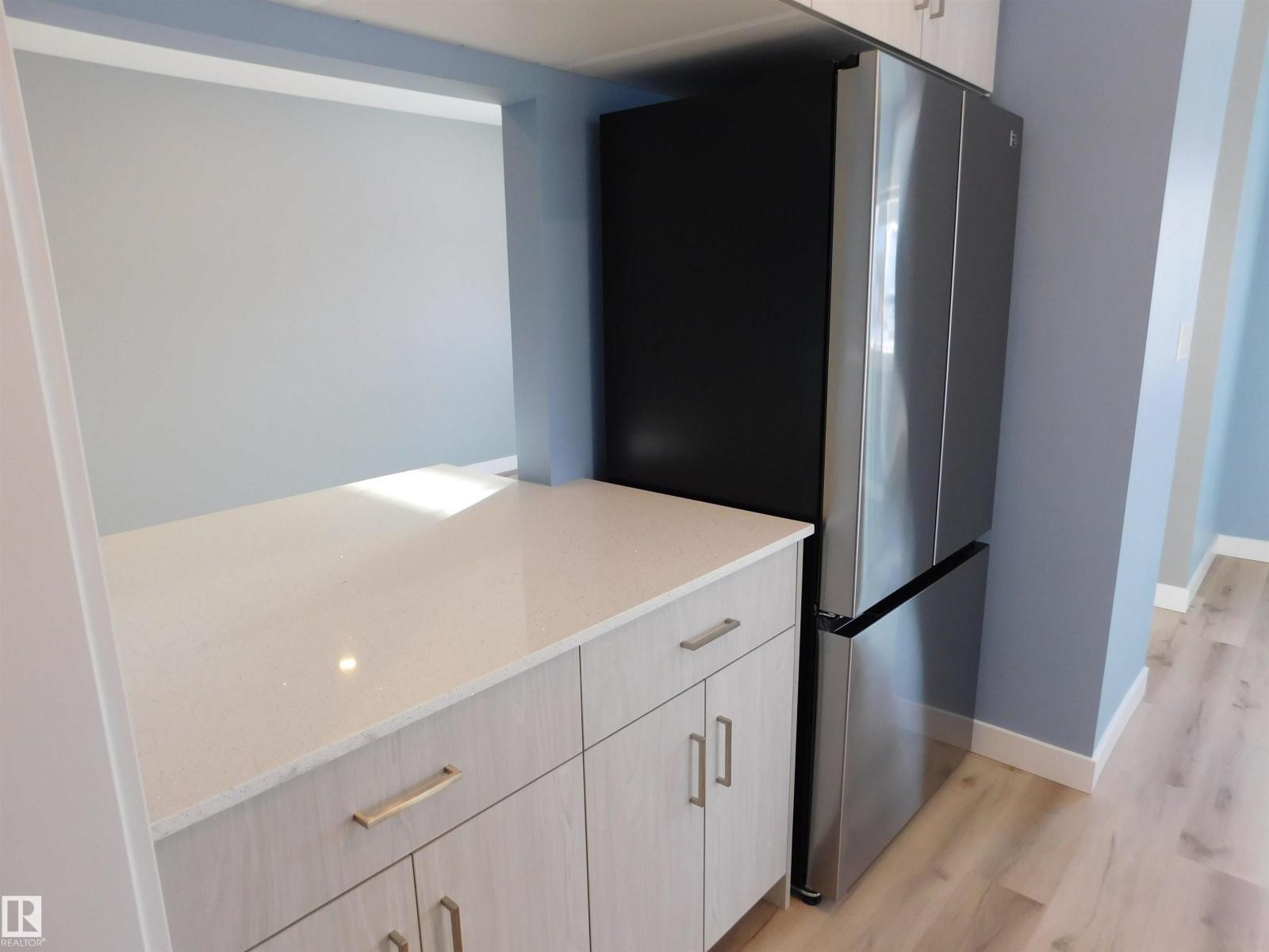 12112 150 Av Nw, Edmonton, Alberta  T5X 2C3 - Photo 6 - E4470056