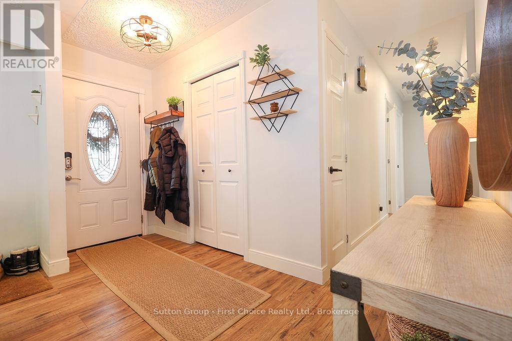 151 Bedford Drive, Stratford, Ontario  N5A 5J7 - Photo 2 - X12695130