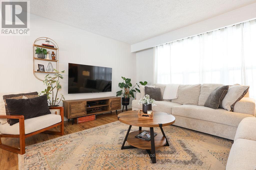 151 Bedford Drive, Stratford, Ontario  N5A 5J7 - Photo 4 - X12695130