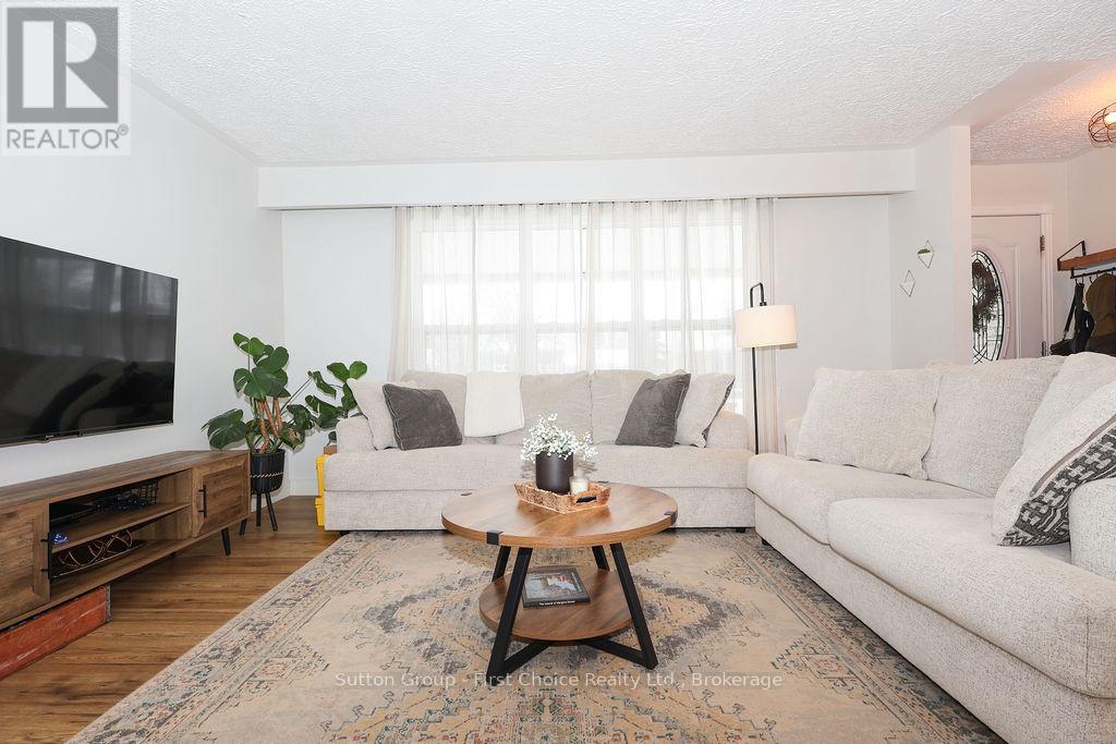 151 Bedford Drive, Stratford, Ontario  N5A 5J7 - Photo 5 - X12695130