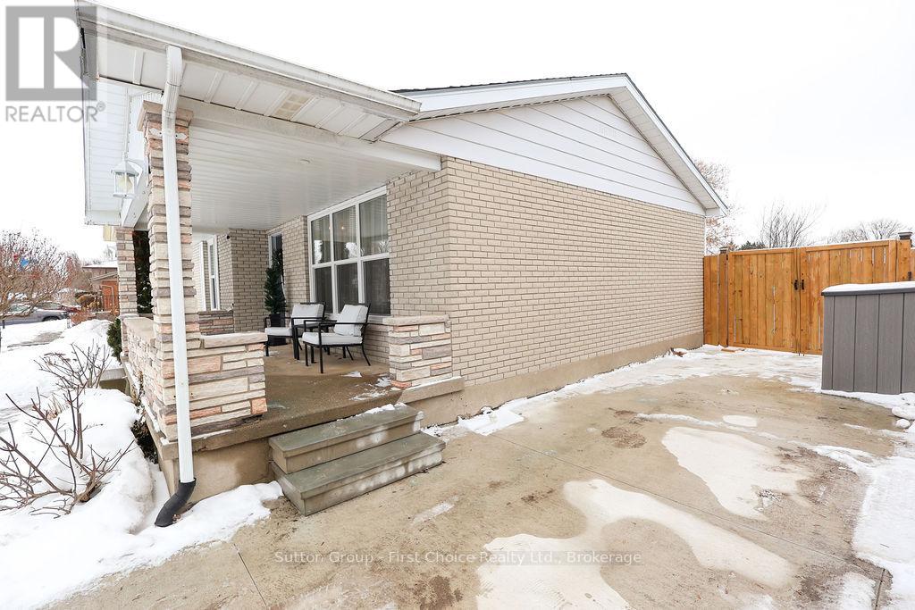 151 Bedford Drive, Stratford, Ontario  N5A 5J7 - Photo 47 - X12695130