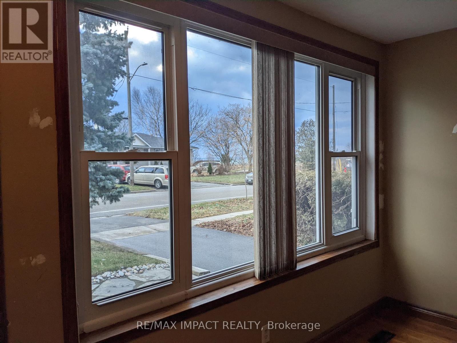 806 Stone Street, Oshawa, Ontario  L1J 1A8 - Photo 5 - E12697800