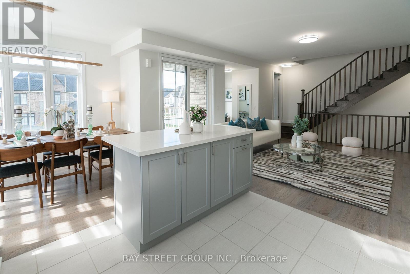 2 William Shearn Crescent, Markham, Ontario  L6C 3J3 - Photo 12 - N12697836