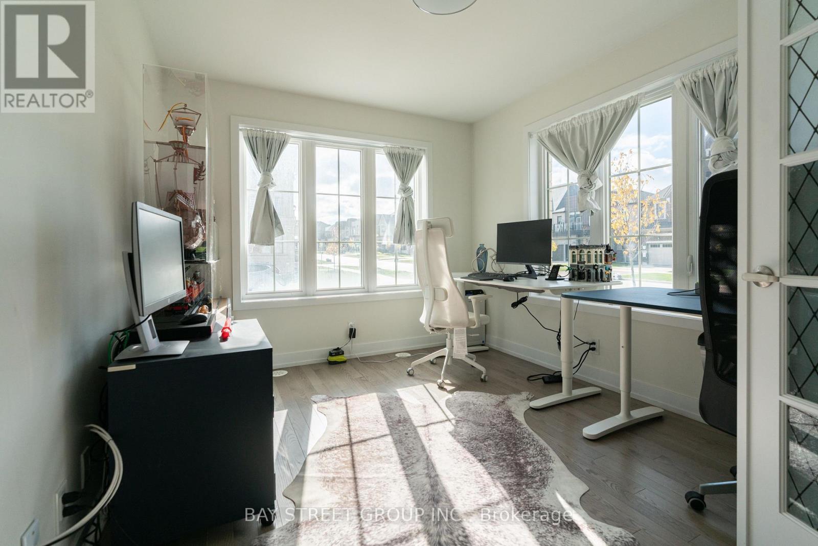 2 William Shearn Crescent, Markham, Ontario  L6C 3J3 - Photo 3 - N12697836