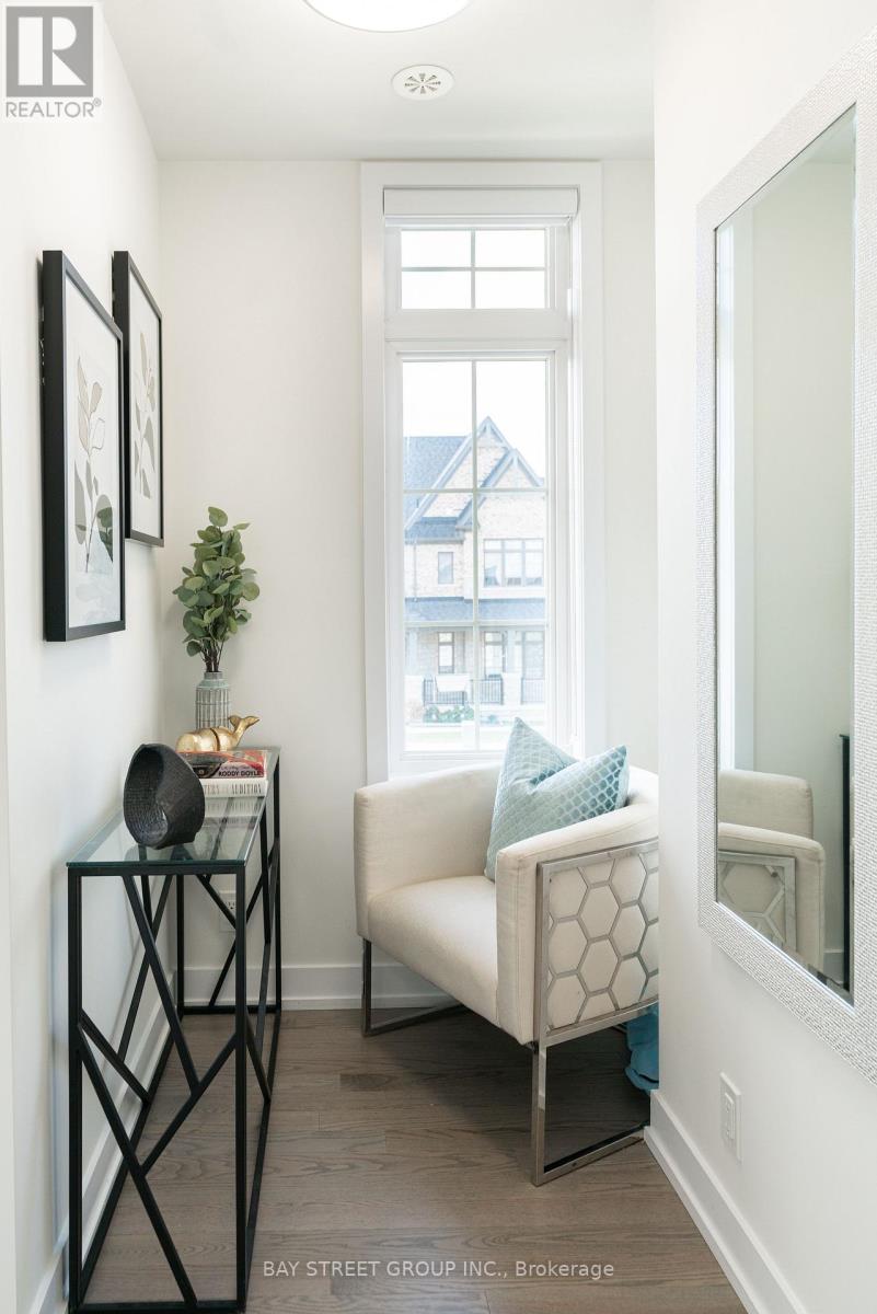 2 William Shearn Crescent, Markham, Ontario  L6C 3J3 - Photo 9 - N12697836