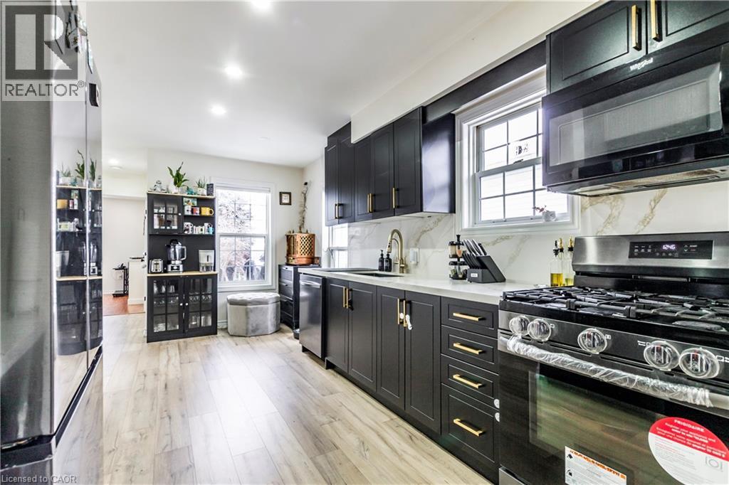 61 Wake Robin Drive, Kitchener, Ontario  N2E 3L4 - Photo 11 - 40796637