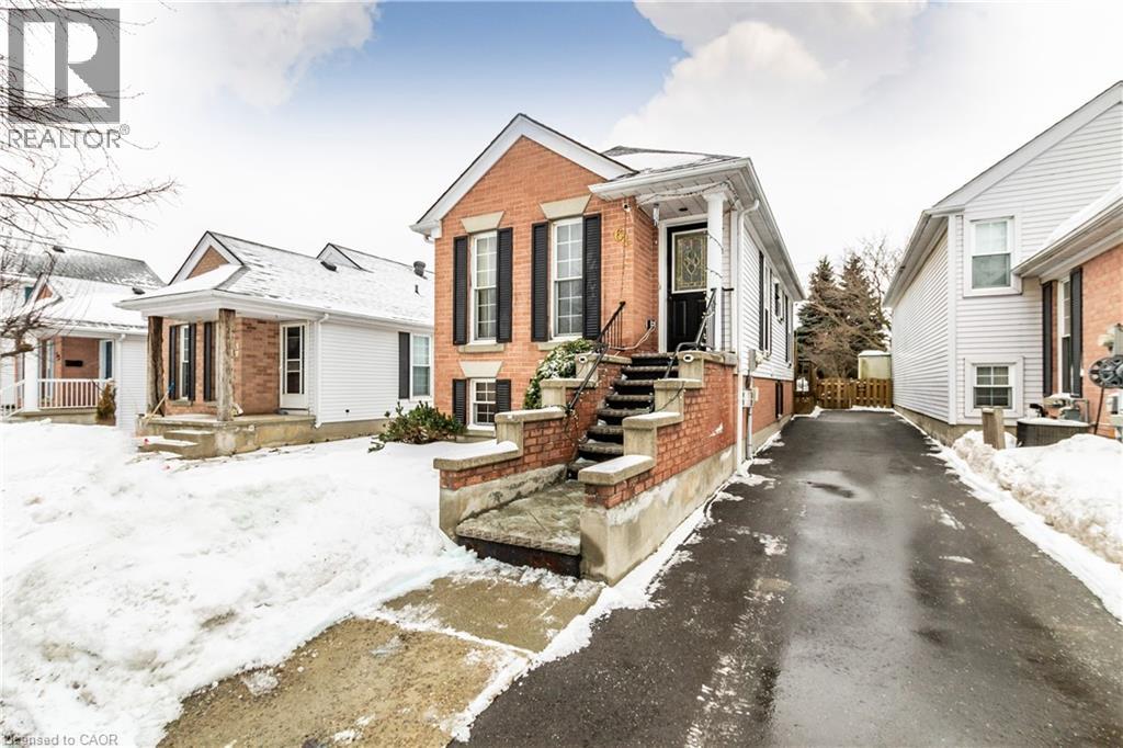 61 Wake Robin Drive, Kitchener, Ontario  N2E 3L4 - Photo 4 - 40796637