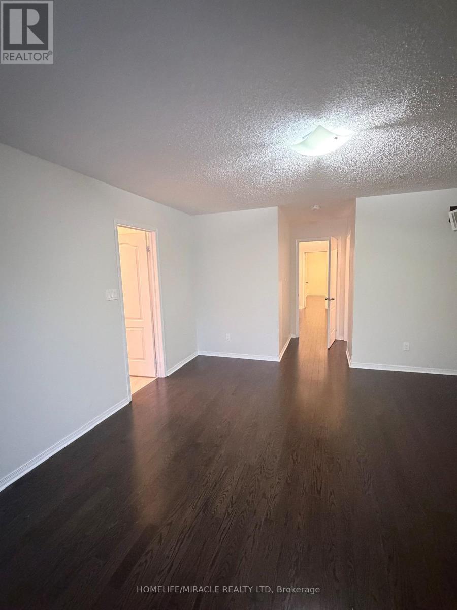 Upper - 17 Yellowknife Road, Brampton, Ontario  L6R 3X3 - Photo 11 - W12599782