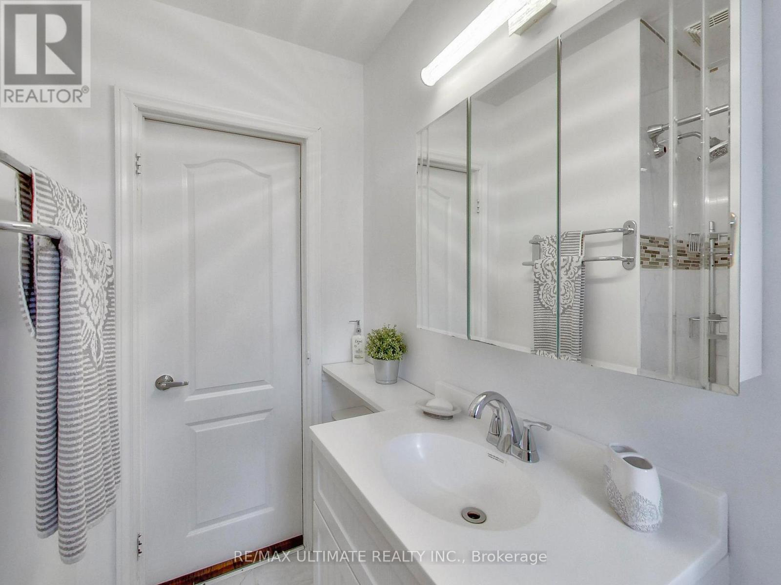 Apt #2 - 51 Hay Avenue, Toronto, Ontario  M8Z 1G2 - Photo 26 - W12697808