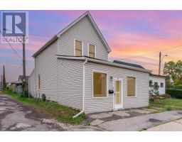 4 ROBINS AVENUE, Hamilton, Ontario