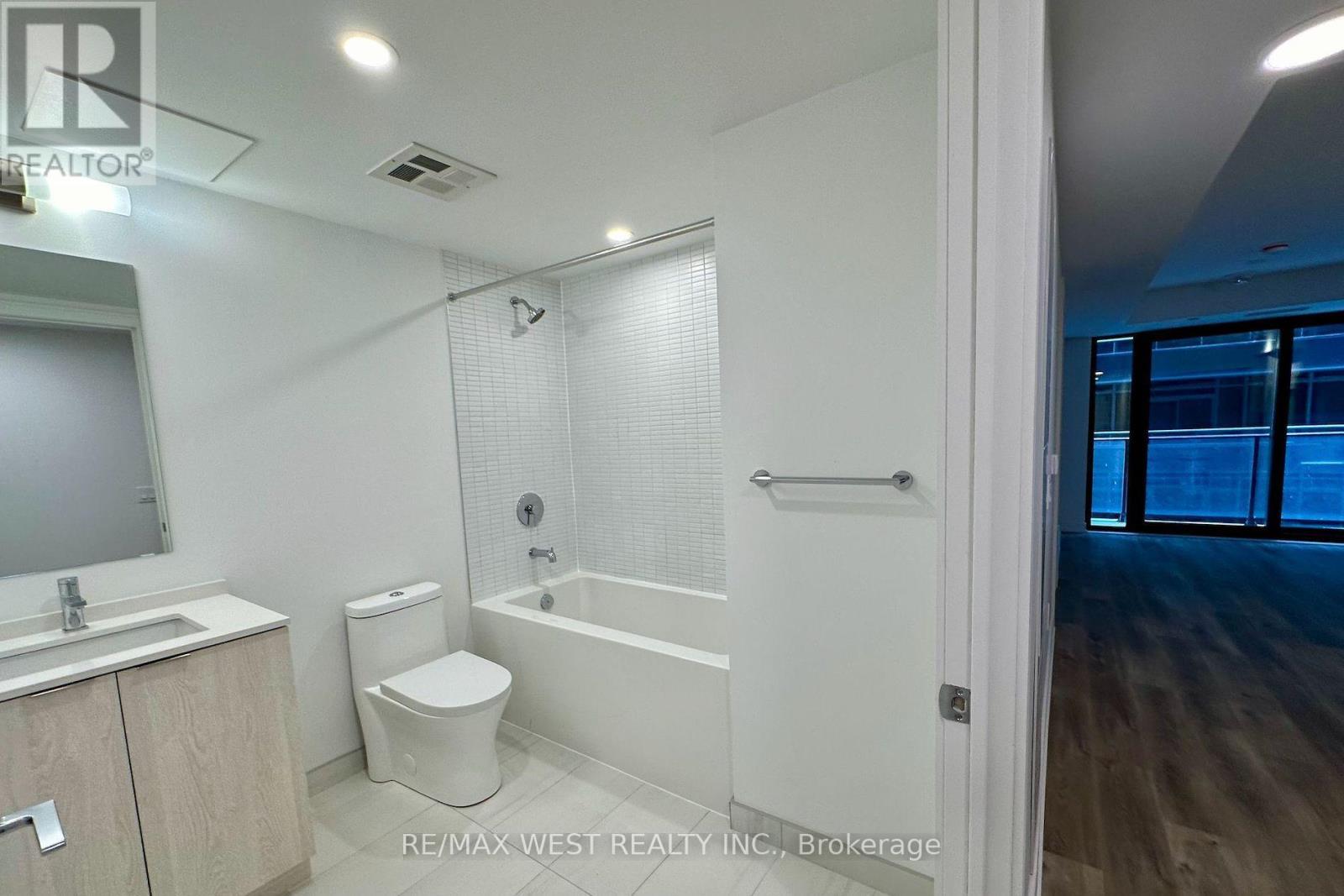 717 - 1 Jarvis Street, Hamilton, Ontario  L8R 0A8 - Photo 6 - X12697810