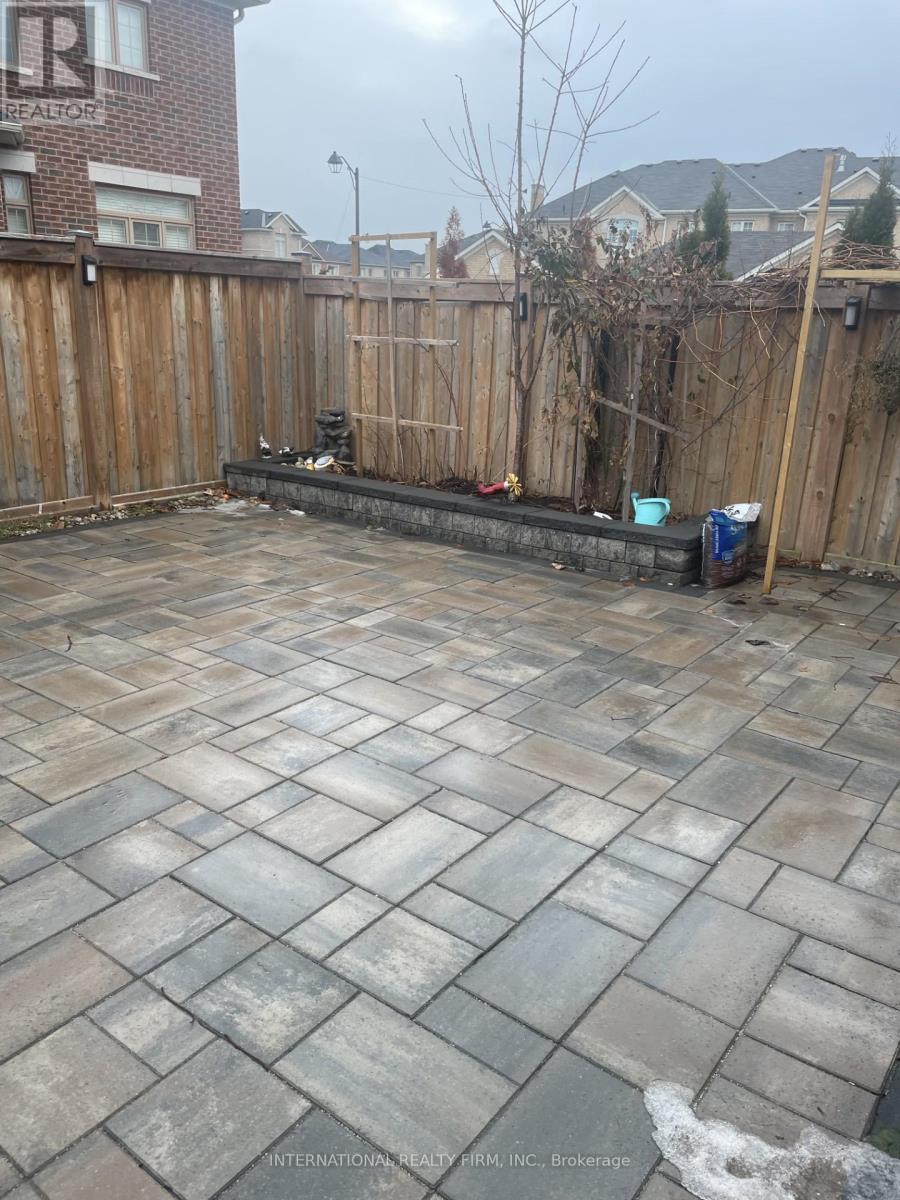 1477 Pratt Heights, Milton, Ontario  L9E 1J3 - Photo 17 - W12693638