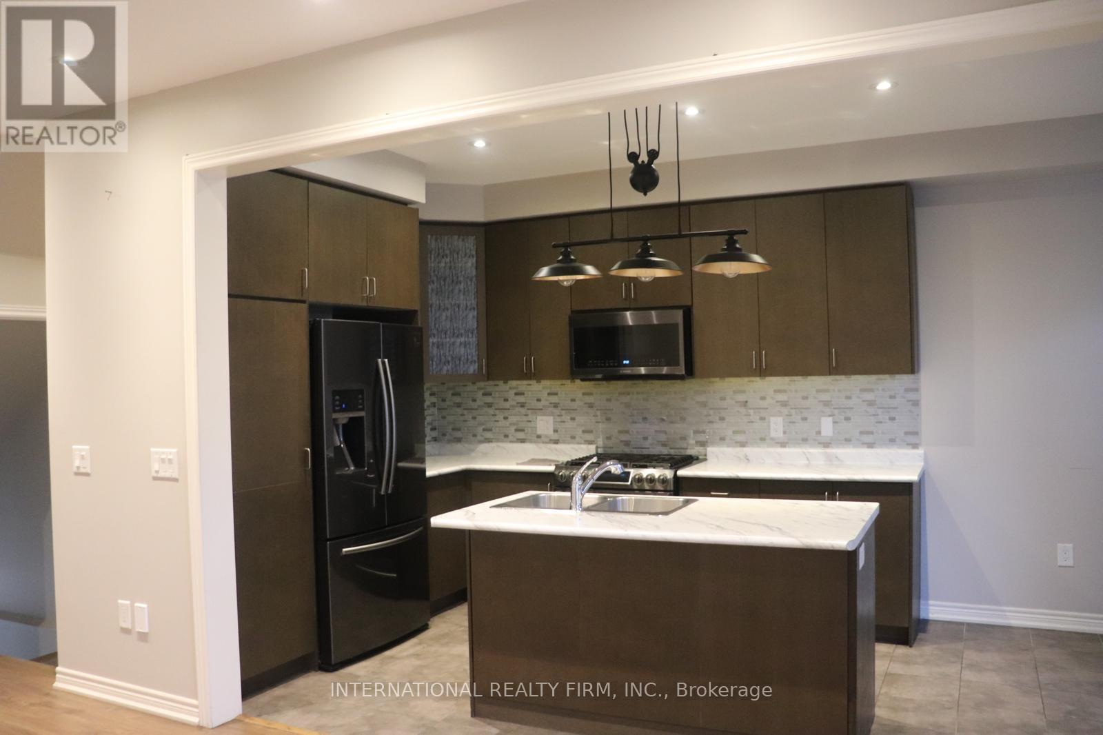 1477 Pratt Heights, Milton, Ontario  L9E 1J3 - Photo 3 - W12693638