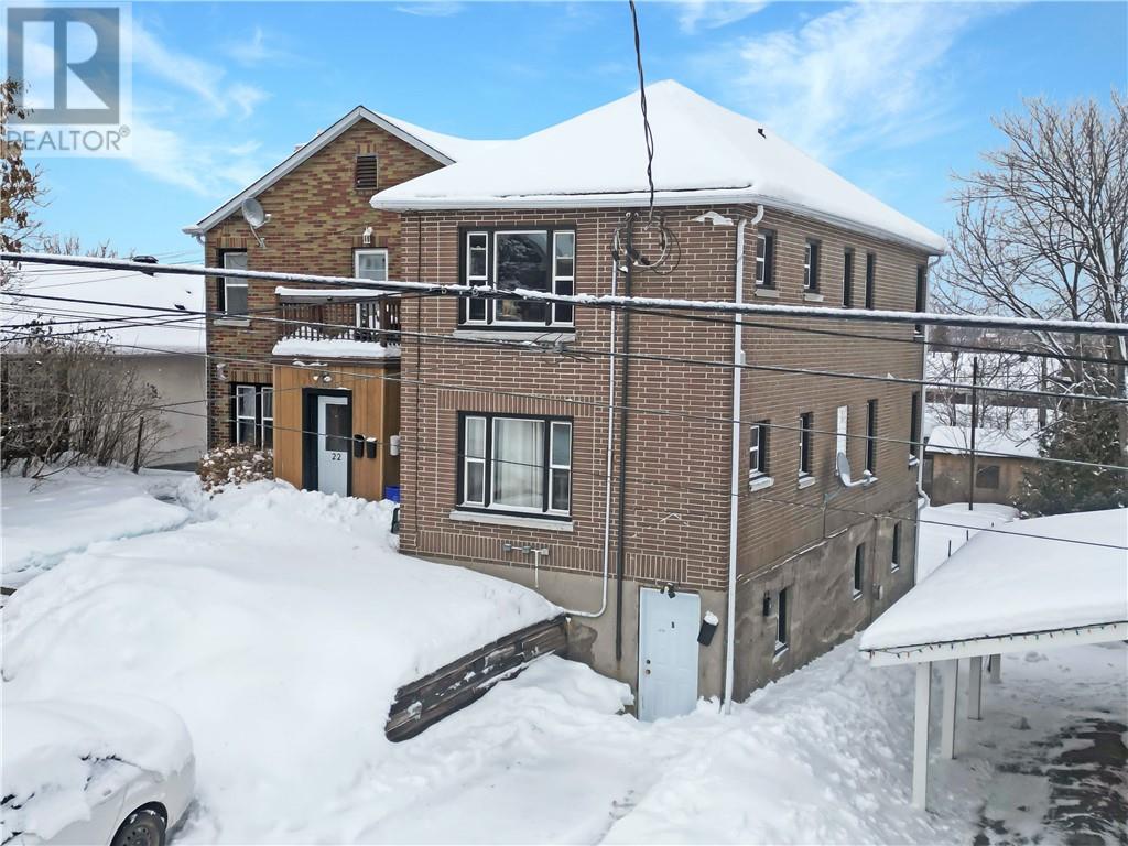 22 Whittaker Street, Sudbury, Ontario  P3C 3W9 - Photo 2 - 2126053